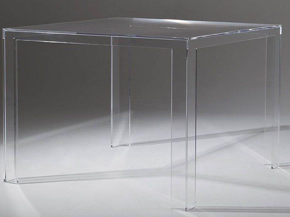 INVISIBLE TABLE 
KARTELL